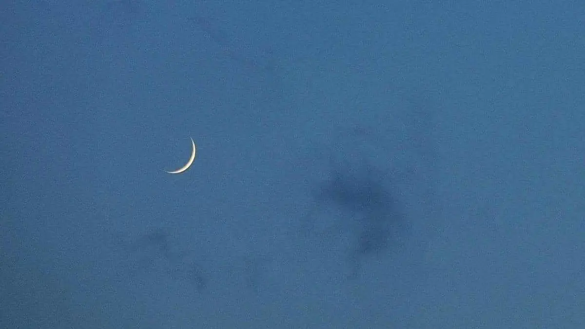 الأزهر يحسم الجدل حول انقسام البلدان بشأن رؤية هلال عيد الفطر