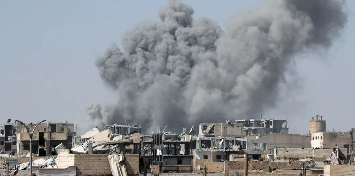 طائرات التحالف الدولي تقتل 18 مدنيًا بغارة على مدينة الرقة السورية