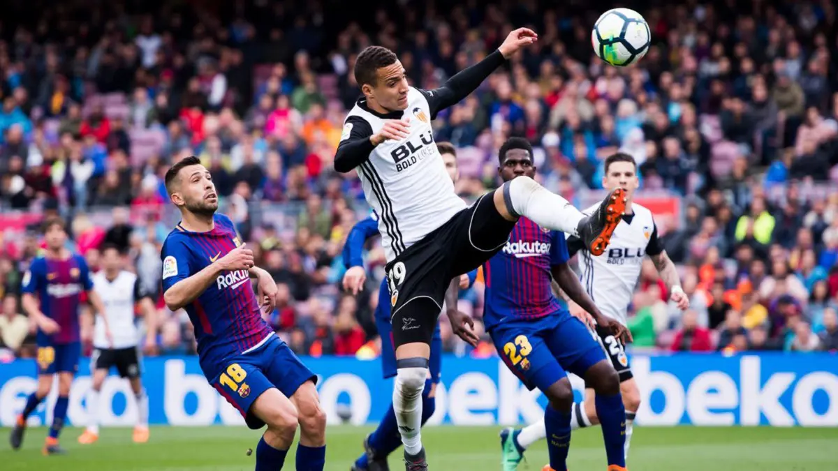 برشلونة.. الدجاجة التي تبيض ذهبا لفالنسيا (صورة)