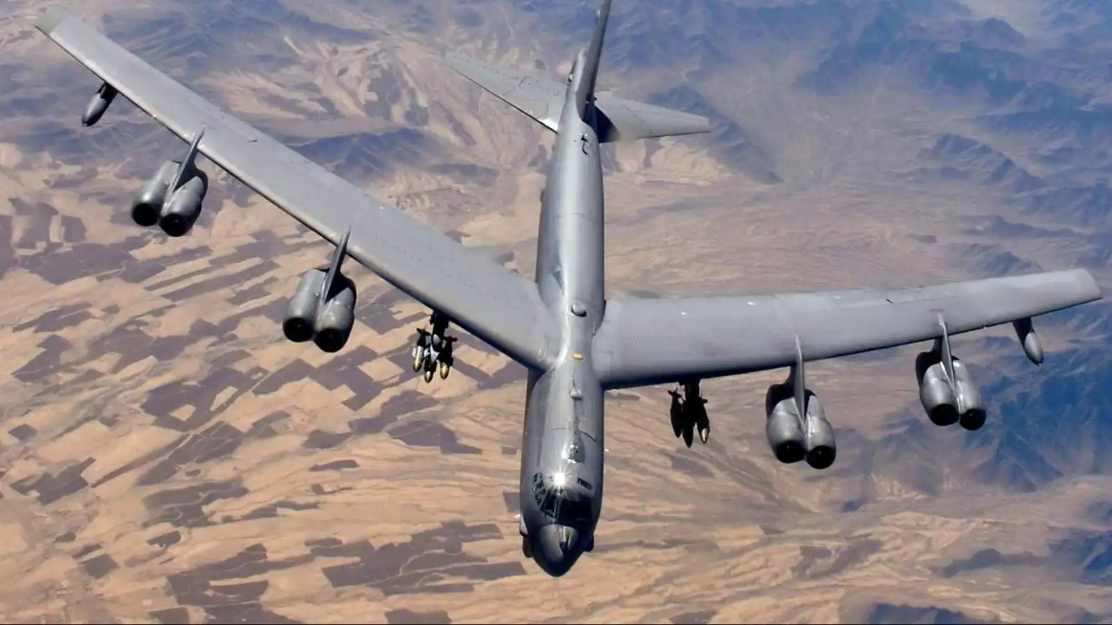 في استعراض للقوة.. قاذفتان أمريكيتان  تحلقان على طول ساحل فنزويلا