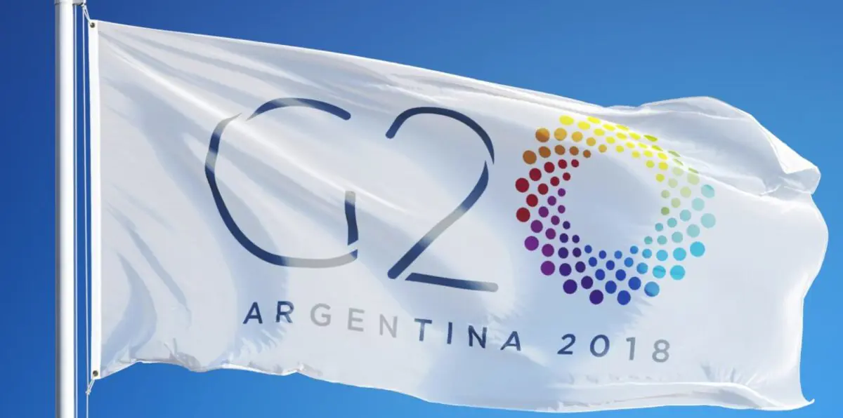 ميركل و"شي" يتفقان على مناقشة قضية إنتاج الصلب في إطار مجموعة العشرين