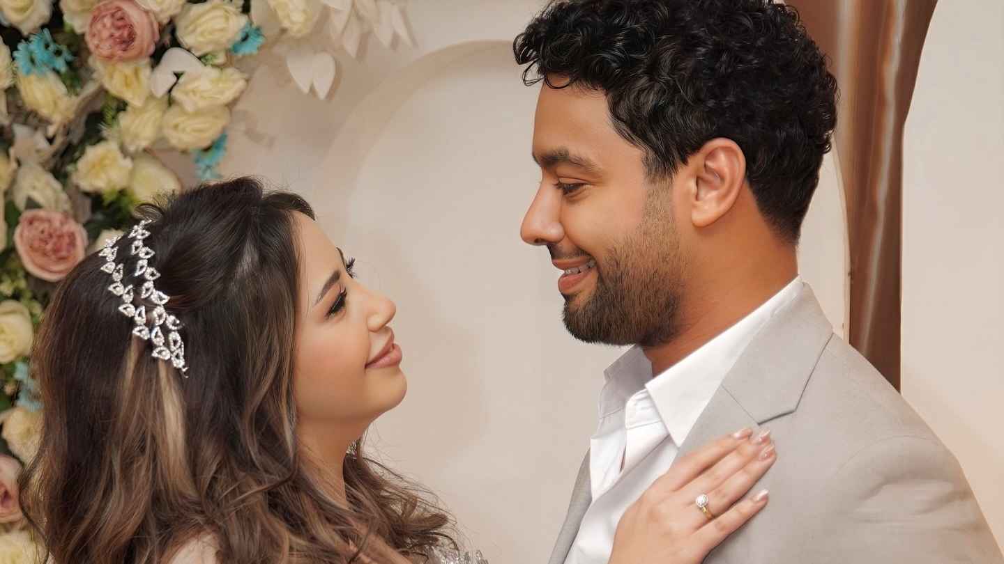 بعد خطوبتهما.. تعرف على فارق العمر بين أحمد جمال وفرح الموجي (فيديو)