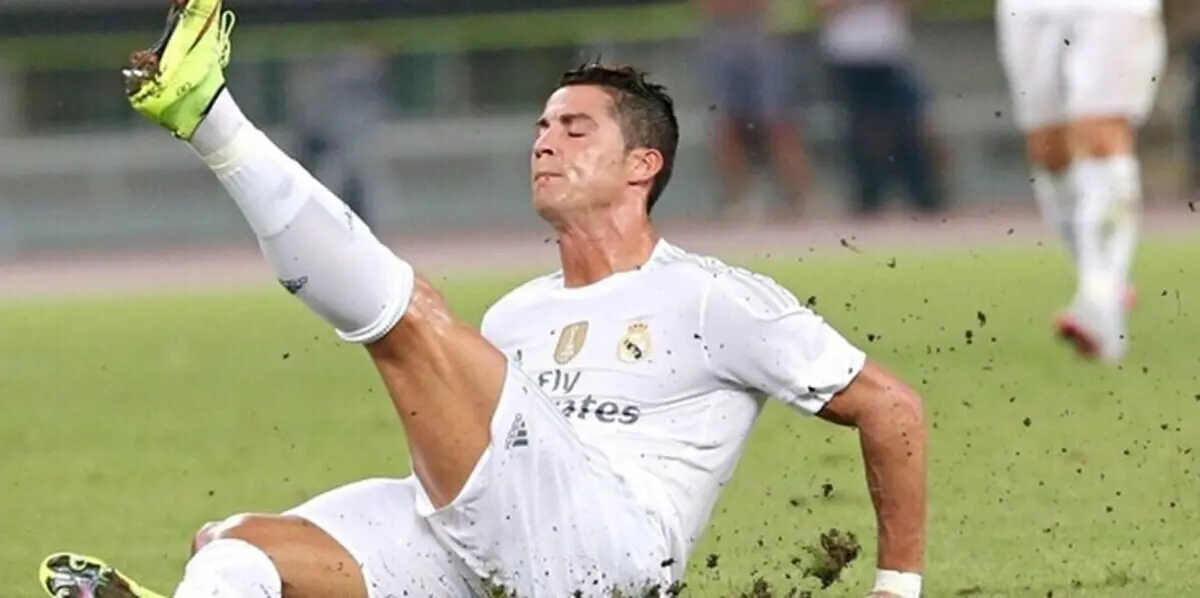 رونالدو يعاقب أفضل لاعبة في العالم (فيديو)