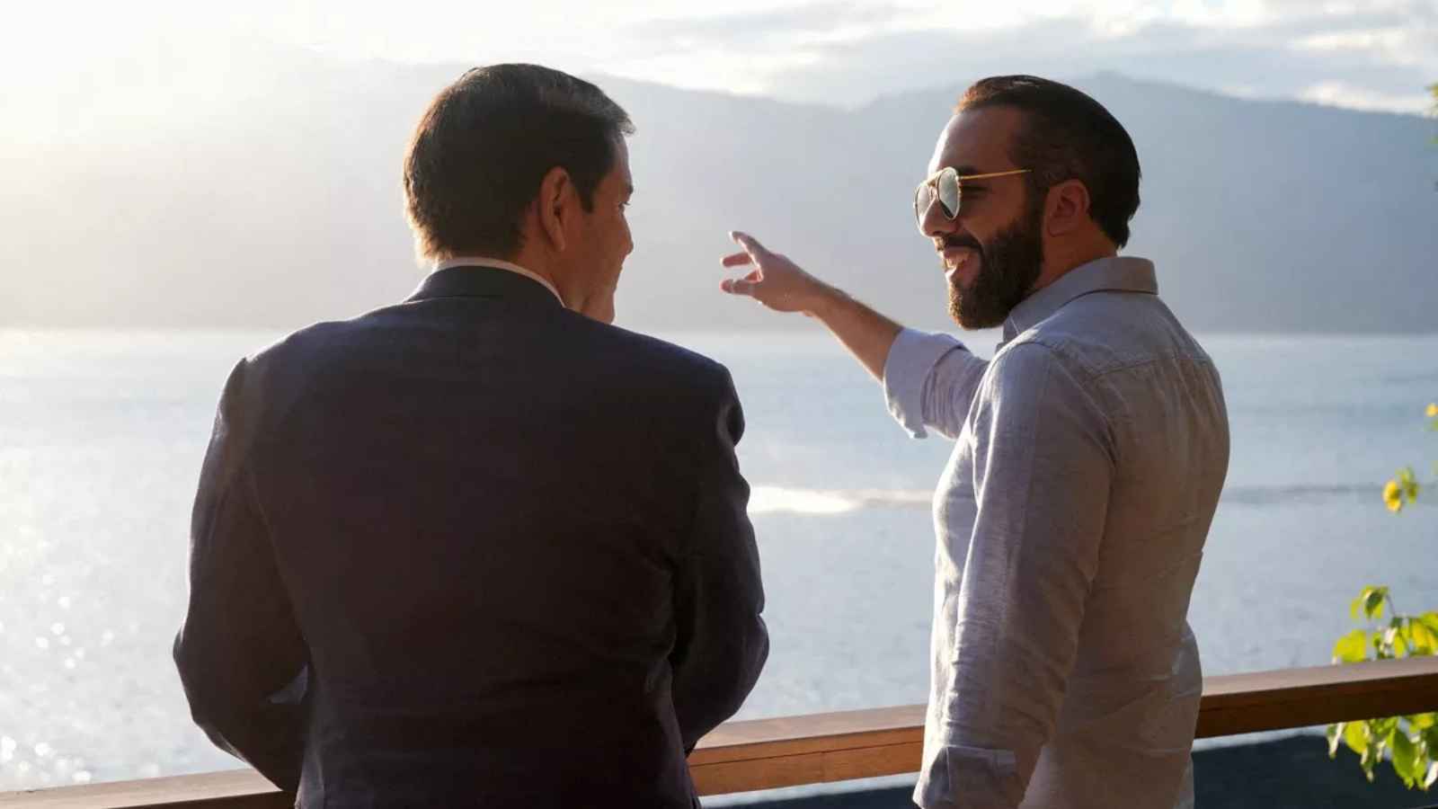 "لوفيغارو": السلفادور تفتح أبواب سجونها للمطرودين من أمريكا