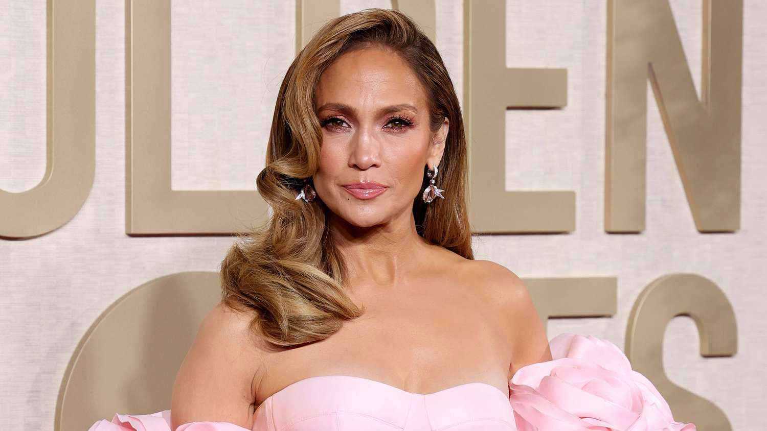 حفل زفاف فاخر يشهد أول عرض لجينيفر لوبيز في الهند (فيديو)