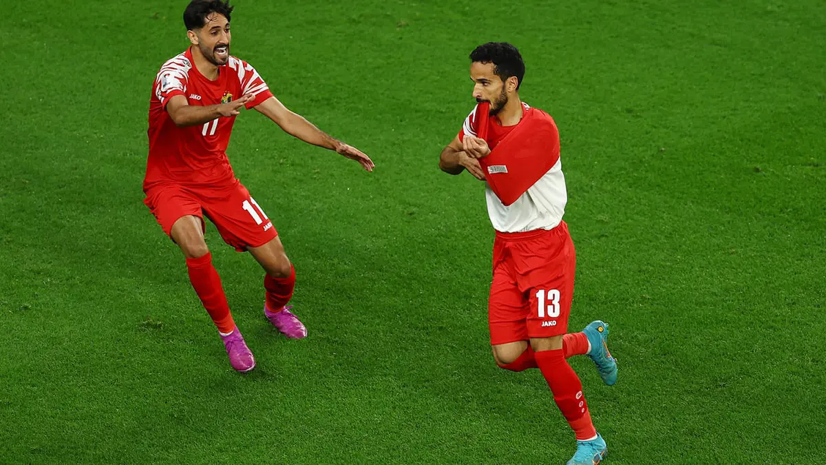 الأردني محمود المرضي يسجل هدفًا خياليًا في مرمى ماليزيا (فيديو)