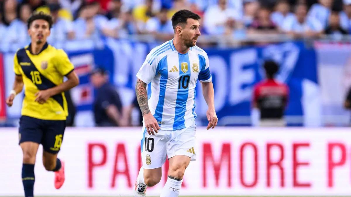 ميسي يحقق رقمًا قياسيًا على حساب أسطورة ريال مدريد 