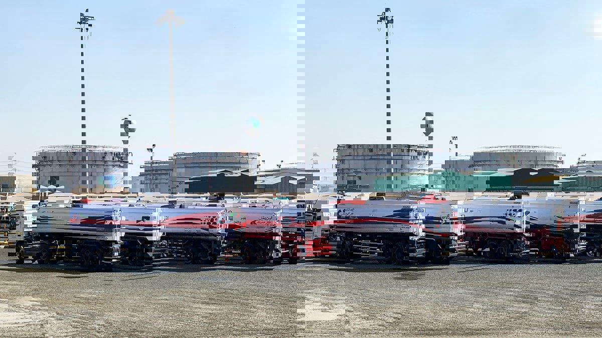 عُمان تعلن تأييدها موقف السعودية بشأن خفض إنتاج النفط