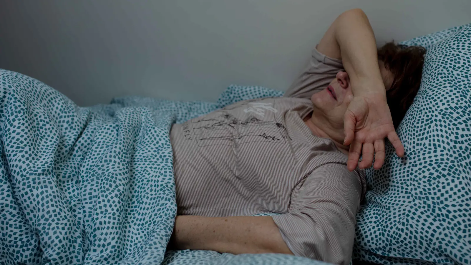 لماذا تتغيّر أنماط نوم كبار السن؟