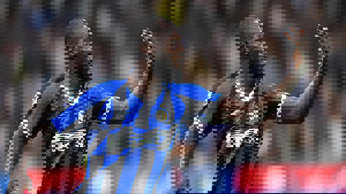 روميلو لوكاكو يرد على العنصرية (صورة)