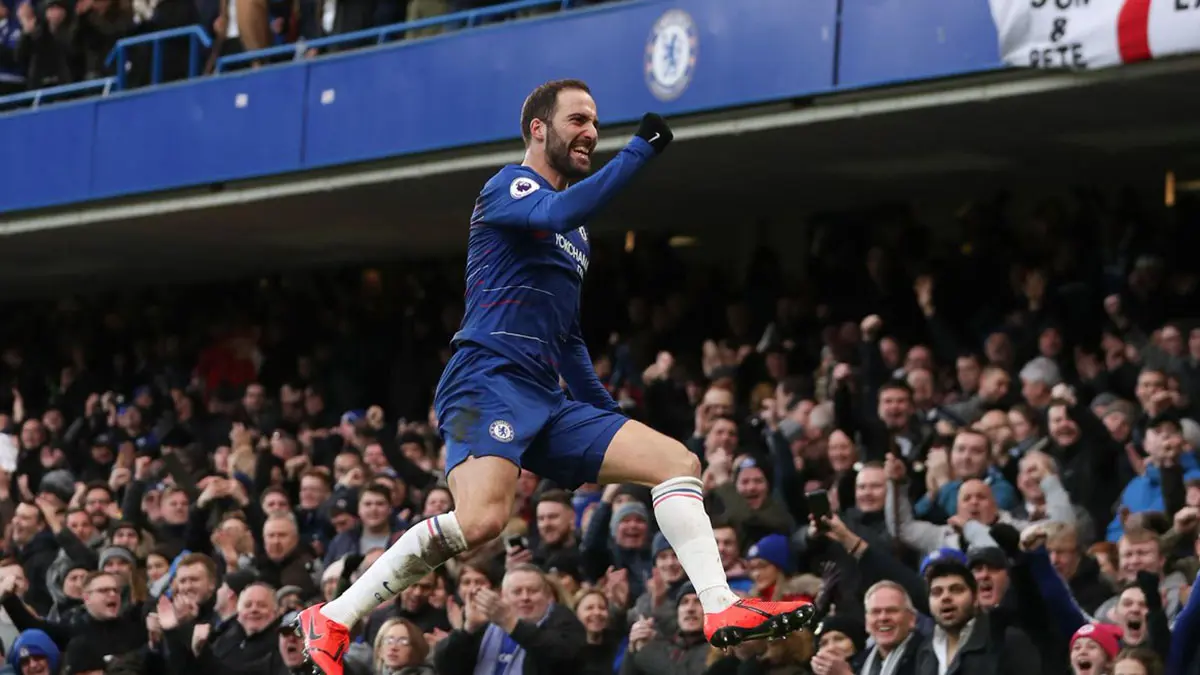 هل يعود هيغواين للدوري الإيطالي بعد نهاية إعارته إلى تشيلسي؟