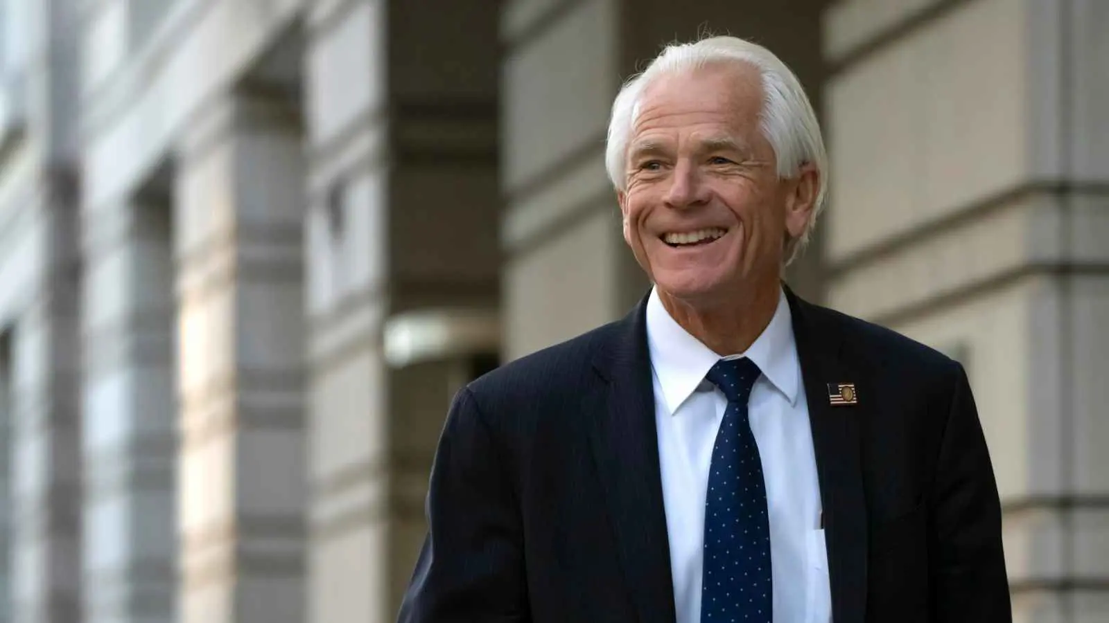 "وُصف بما هو أسوأ".. مستشار ترامب التجاري يتجاهل إهانات ماسك