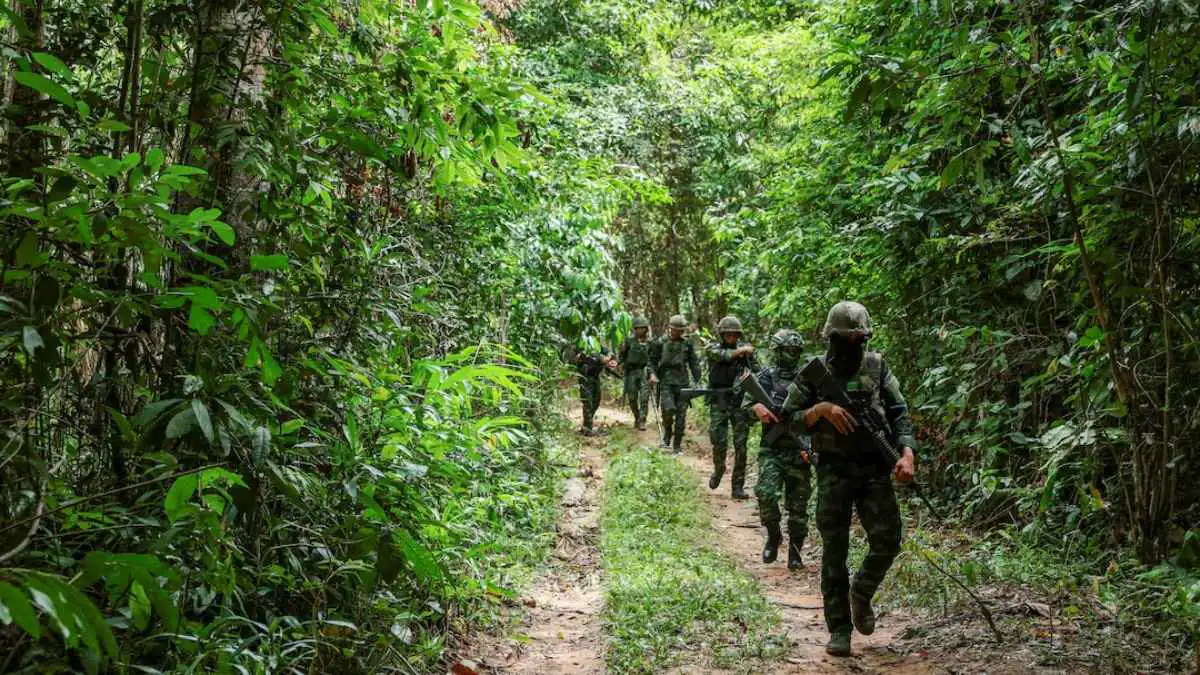كمبوديا تتهم تايلاند بتكثيف القصف وسط محادثات لإنهاء النزاع