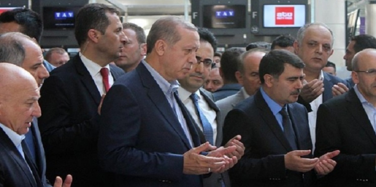 أردوغان يزور موقع هجوم مطار أتاتورك