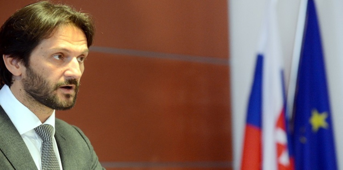 سلوفاكيا تطرد سعوديا اعتقلته بعد هجمات باريس