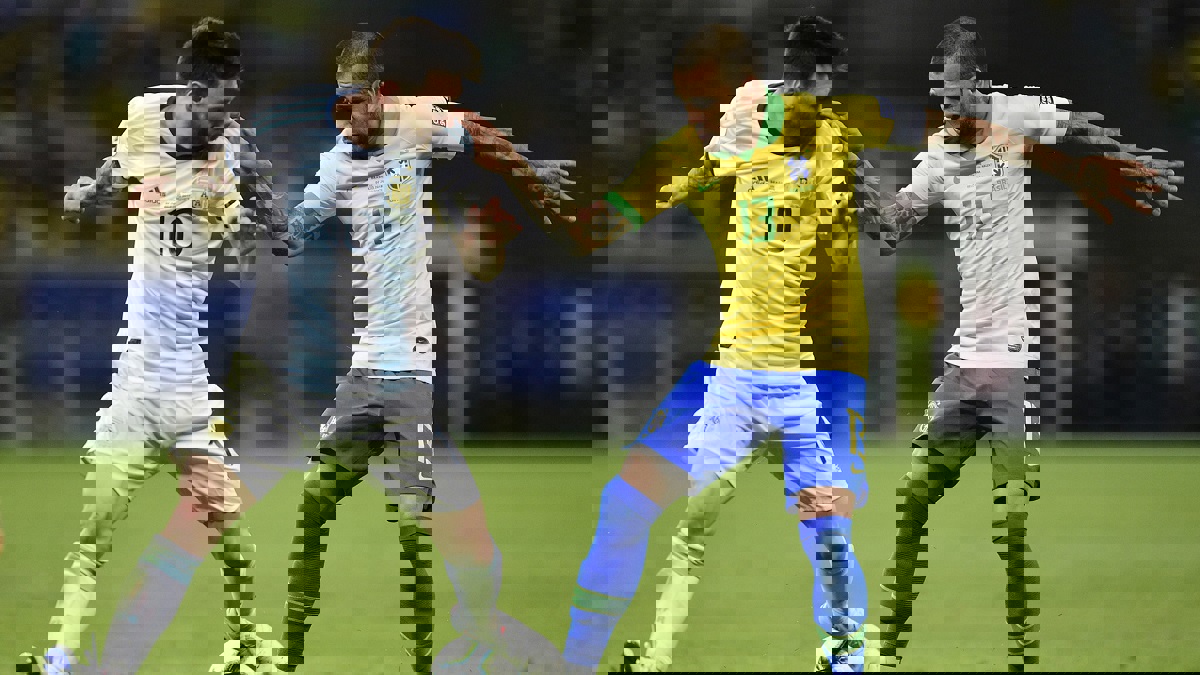 داني ألفيس يهاجم صديقه ليونيل ميسي.. تعرّف على السبب