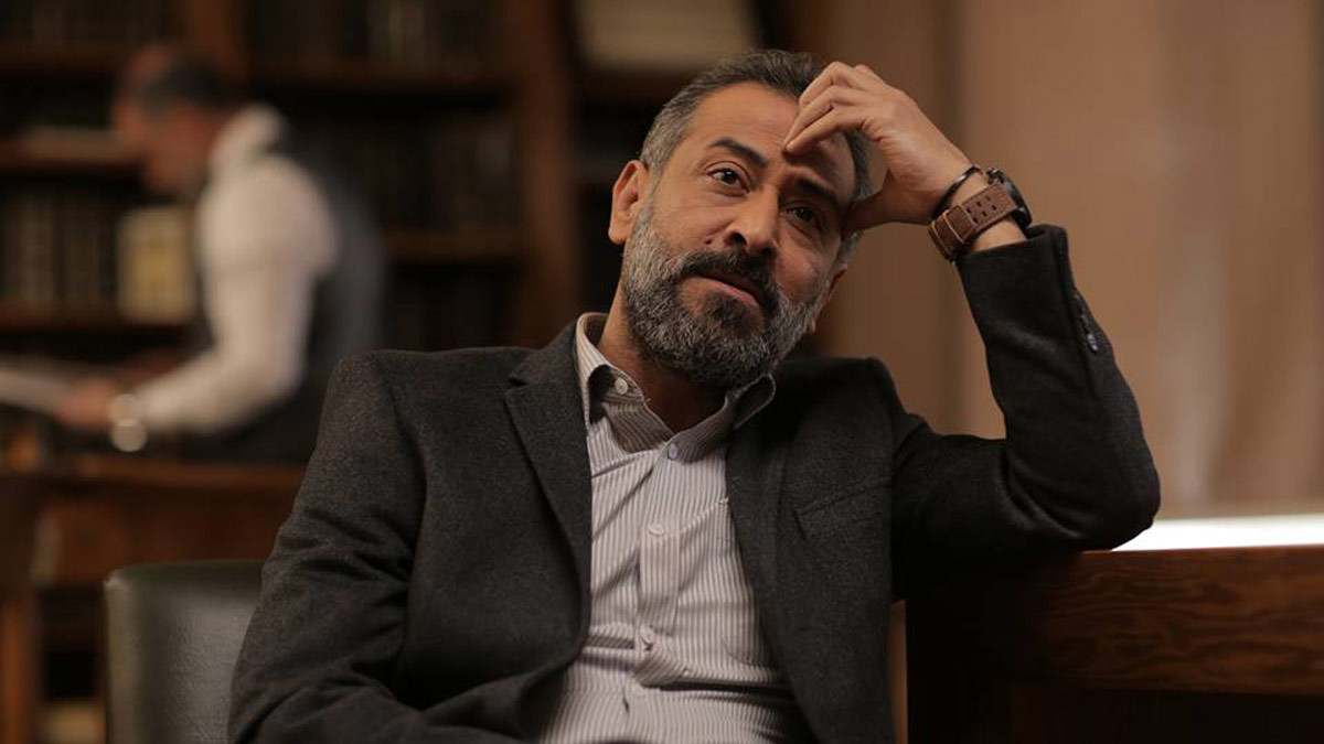 عبدالمنعم عمايري يعيش تحولات مهنية وعاطفية في "مسافة أمان"