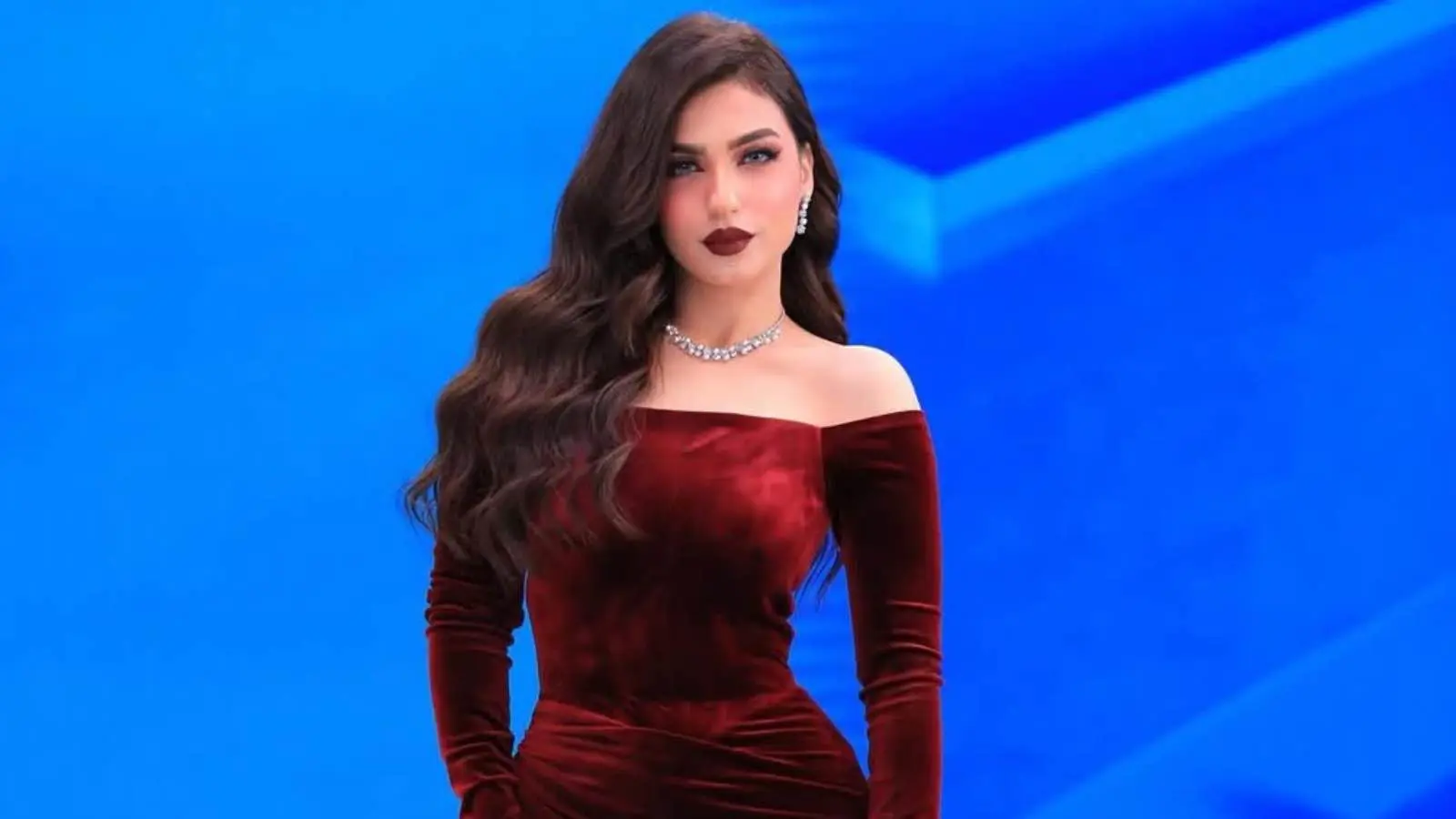 اشتهرت بـ"استفزاز" النساء.. ياسمين عز تنتقد الرجال لأول مرة (فيديو)