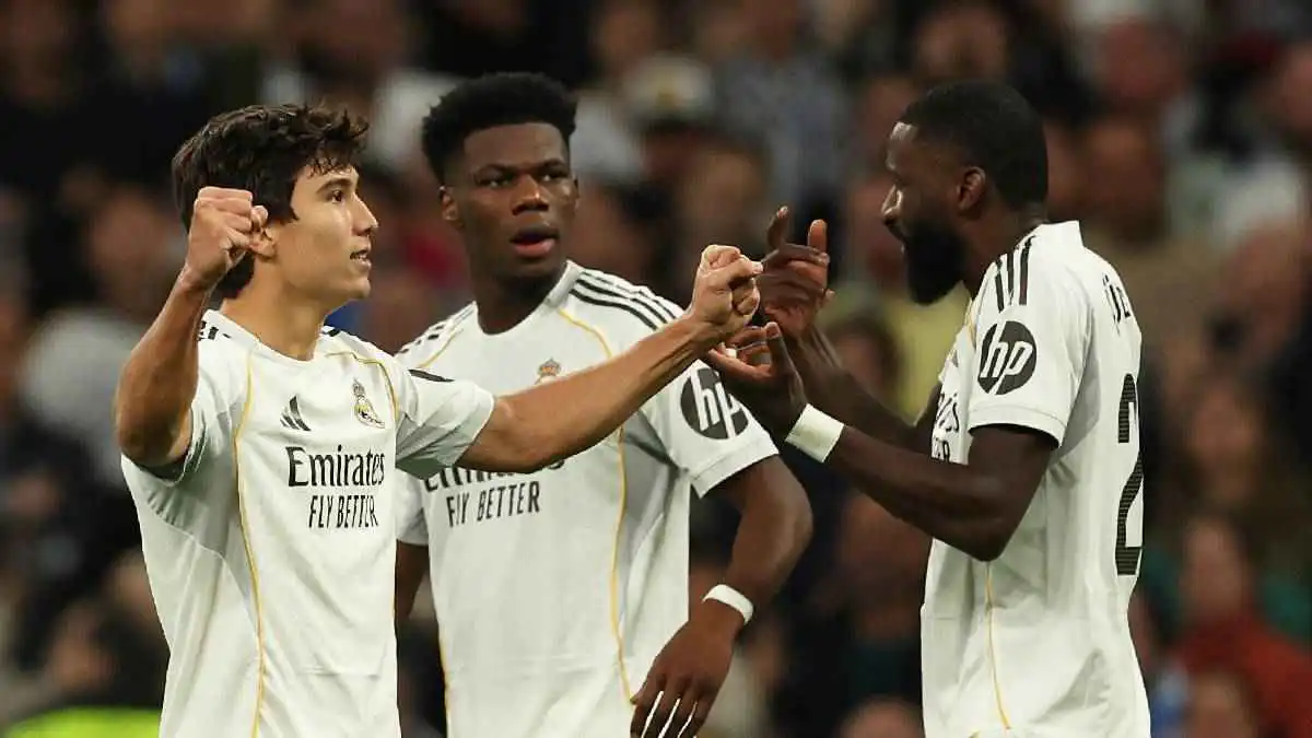 ريال مدريد يسحق بيتيس في غياب مبابي ويلاحق برشلونة (فيديو)