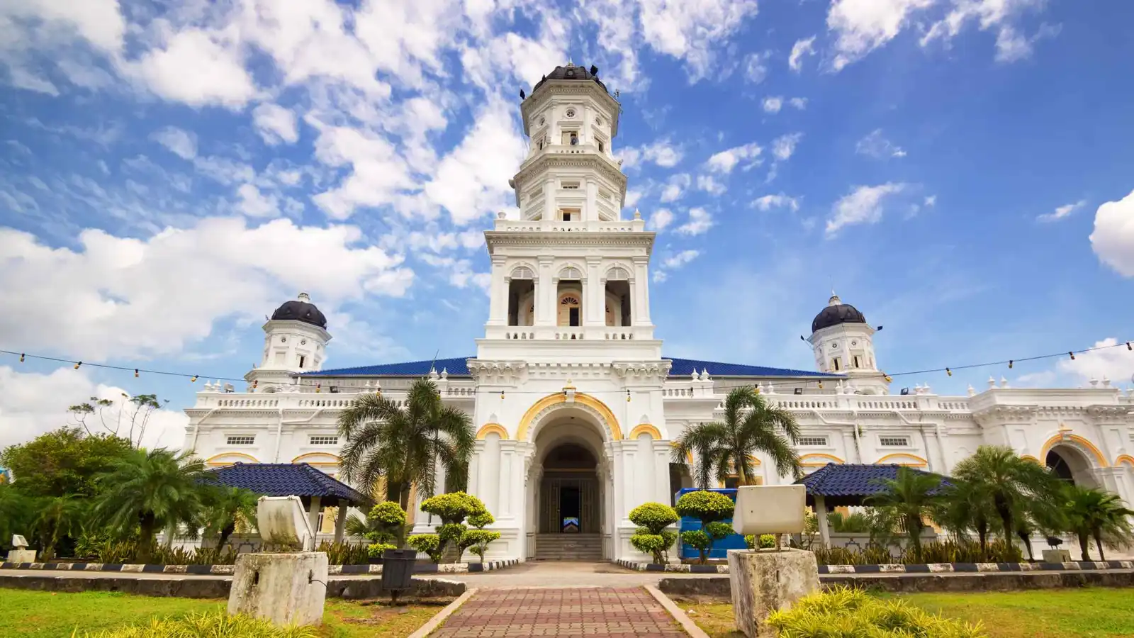 مسجد السلطان أبو بكر في ماليزيا