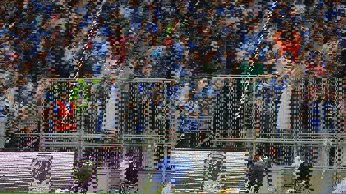 غوميز يخيف طفلًا سعوديًا أثناء احتفاله بهدفه في الاتحاد ثم يصالحه بطريقة رائعة‎ (فيديو)