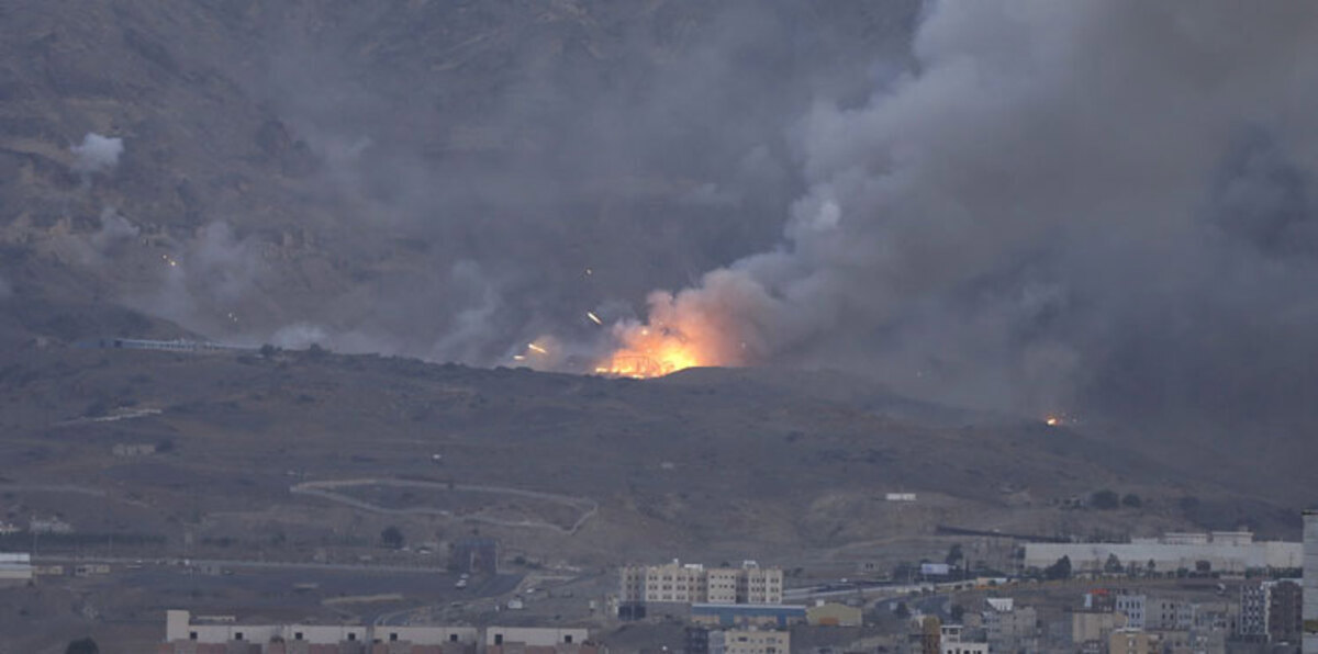 غارات للتحالف في صنعاء وهجمات للحوثيين على تعز