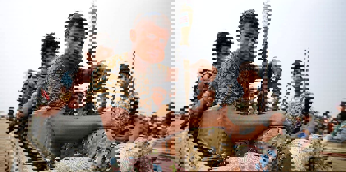 اليمن.. الحوثيون يقتحمون شركة "يماني" في الحديدة ويسرقون مبالغ مالية