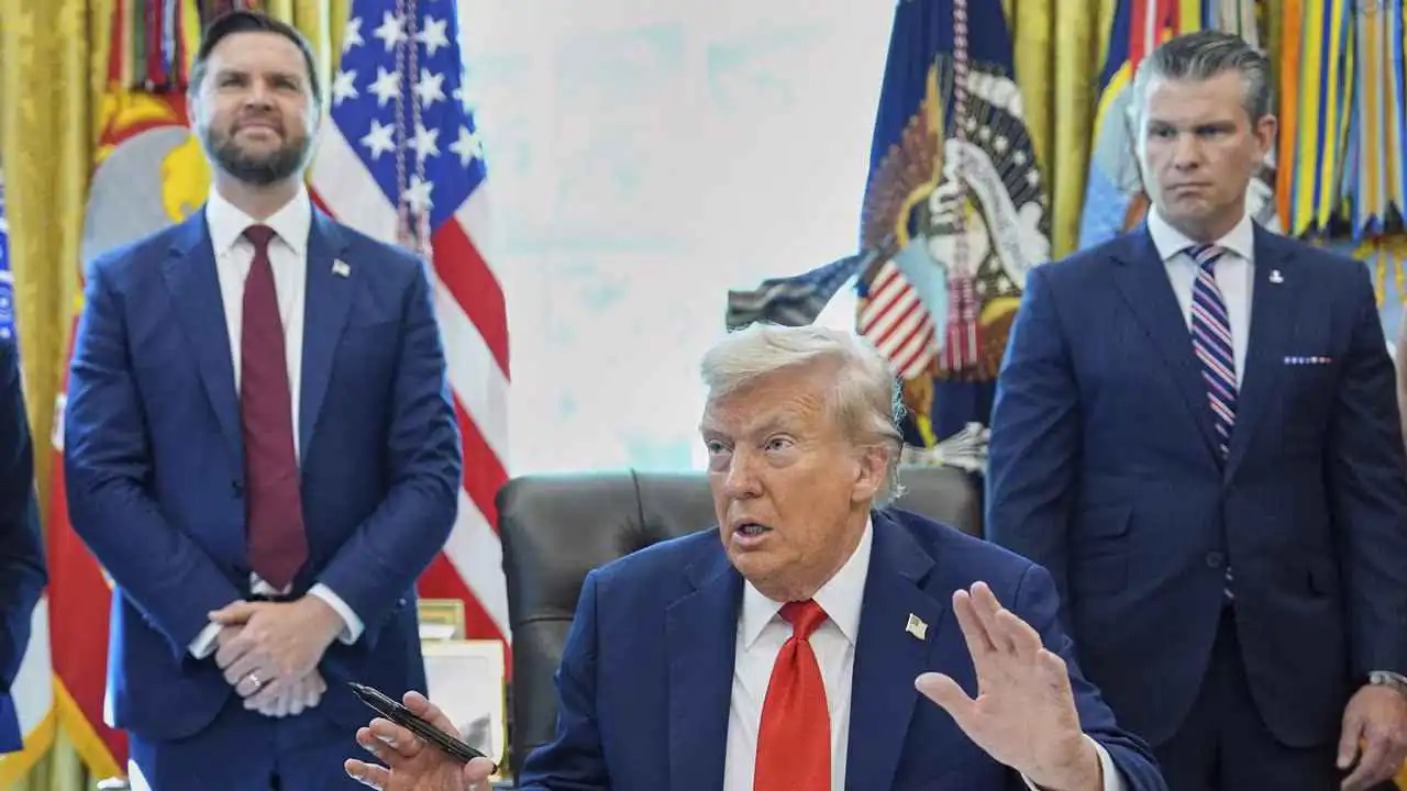 انقسام فانس وهيغسيث وسط اتهامات مبطنة بخداع ترامب بشأن إيران