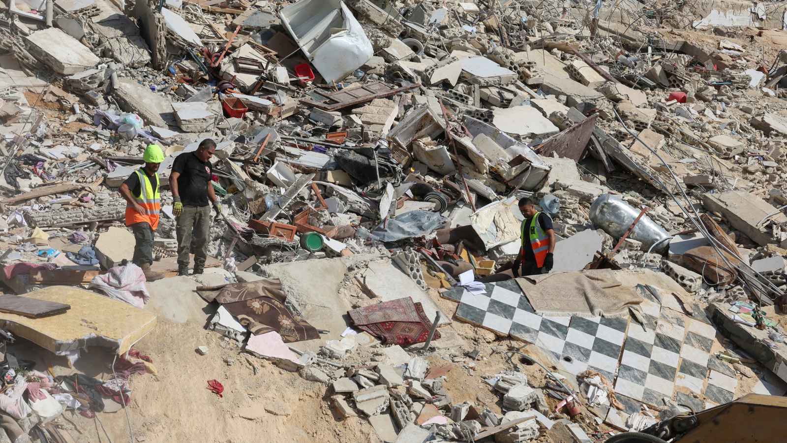 إسرائيل تعلن اغتيال اثنين من قادة "الجبهة الشعبية" في لبنان