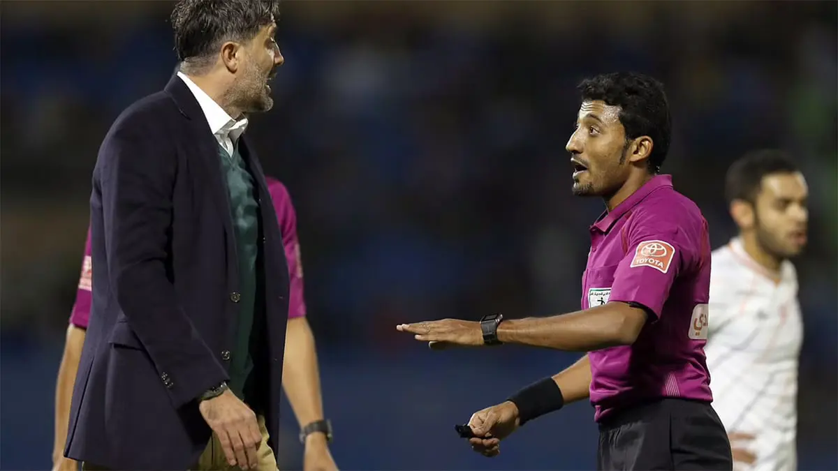 على رأسهم خالد صلوي.. استبعاد 3 حكام من منافسات الدوري السعودي للموسم المقبل