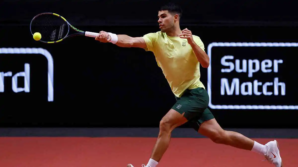 ألكاراز يهزم سينر في مباراة استعراضية بكوريا الجنوبية