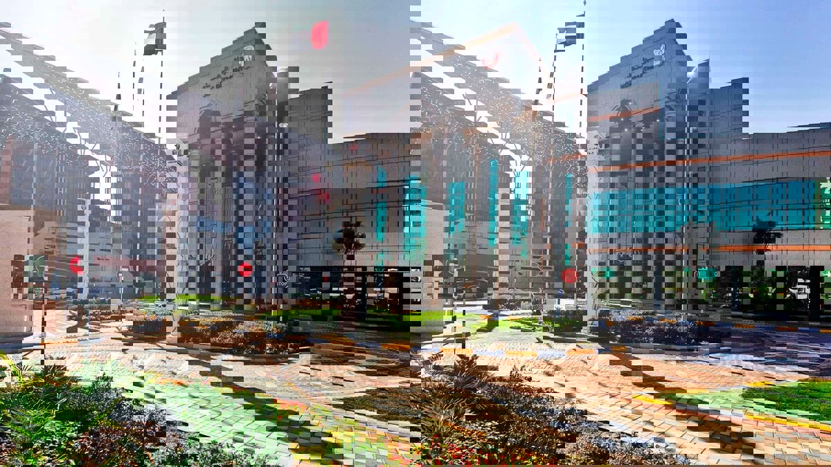 الإمارات.. موظف يطالب زوجة مالك شركته بـ 81 ألف دولار