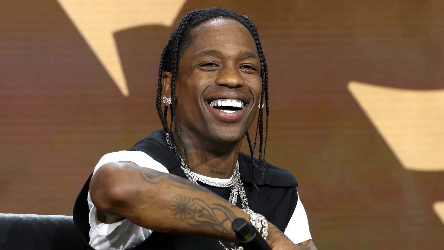 جدل جديد يلاحق حفل ترافيس سكوت في مصر.. ودعوات لإلغائه مجددًا