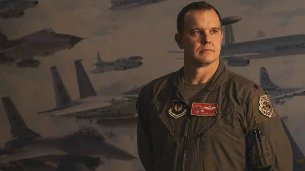 15 دقيقة تحت النار.. صاروخ كاد يسقط طائرة أمريكية وتحذير من حرب أكبر