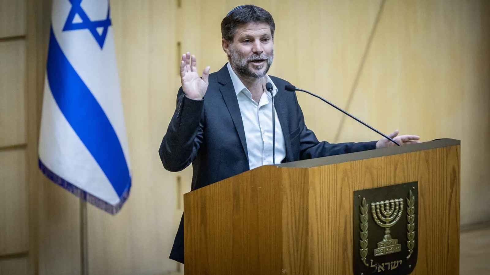 بضغط أمريكي.. سموتريتش يوقع على "القرار الصعب"