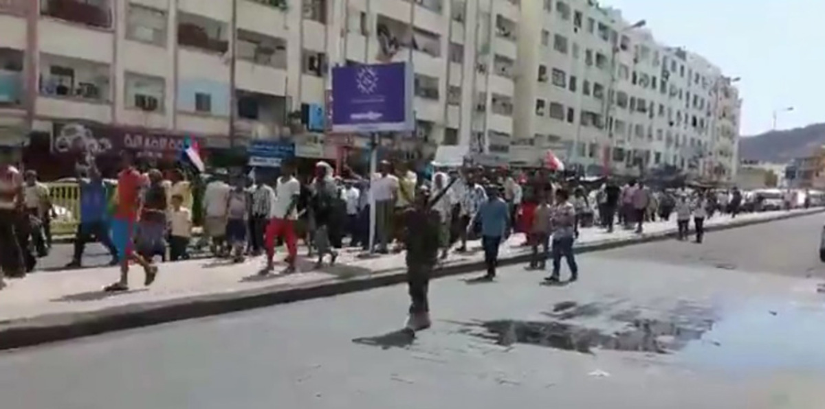 اتساع رقعة التظاهرات المؤيدة لعيدروس الزبيدي في جنوب اليمن (فيديو صور)