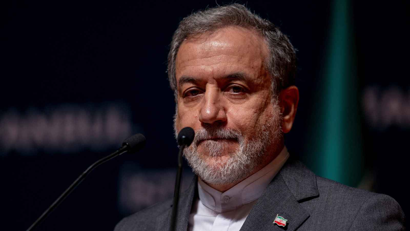 ردود غاضبة.. تصريحات عراقجي عن سلاح حزب الله تثير عاصفة في لبنان