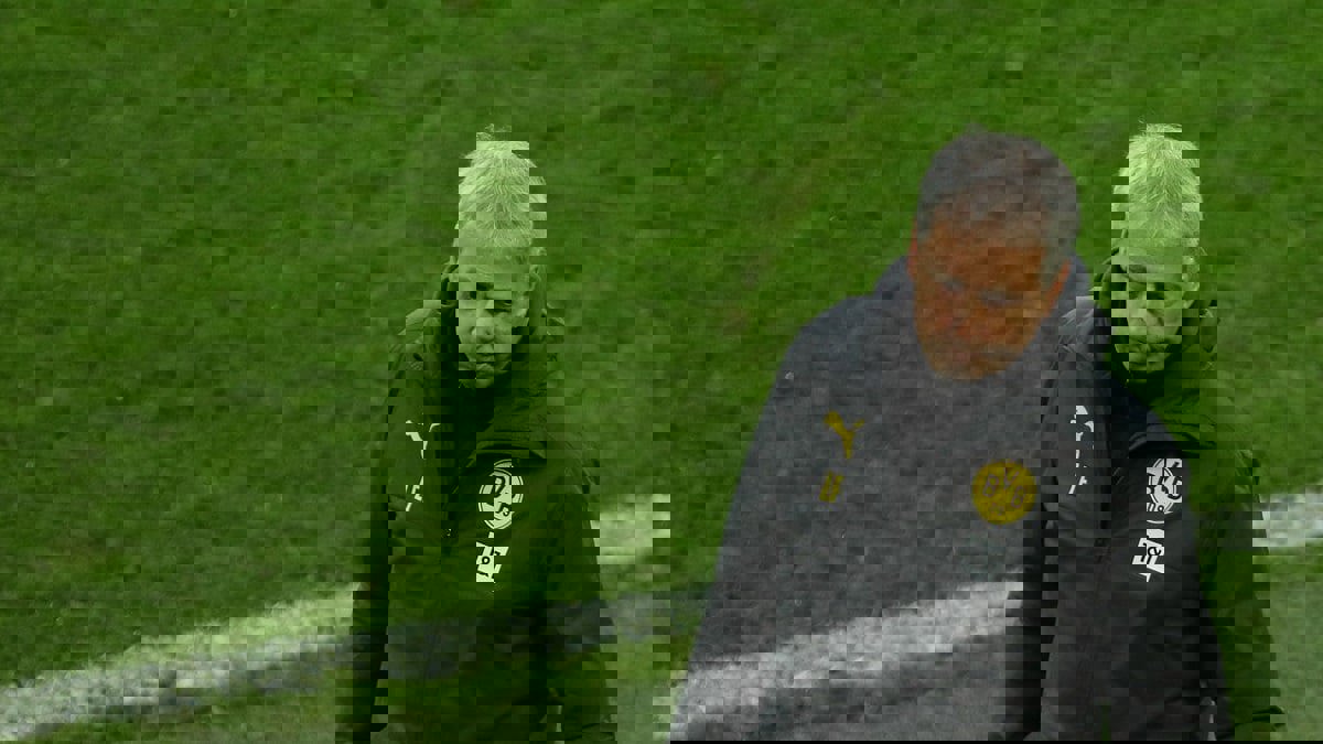 رسميا.. بروسيا دورتموند يقيل لوسيان فافر