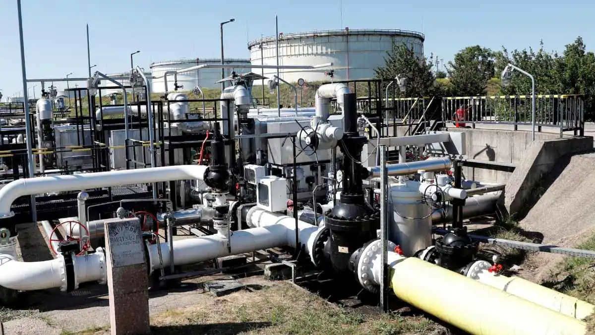 المجر وسلوفاكيا و"العقوبات".. هل تعود روسيا لسوق الطاقة الأوروبية؟