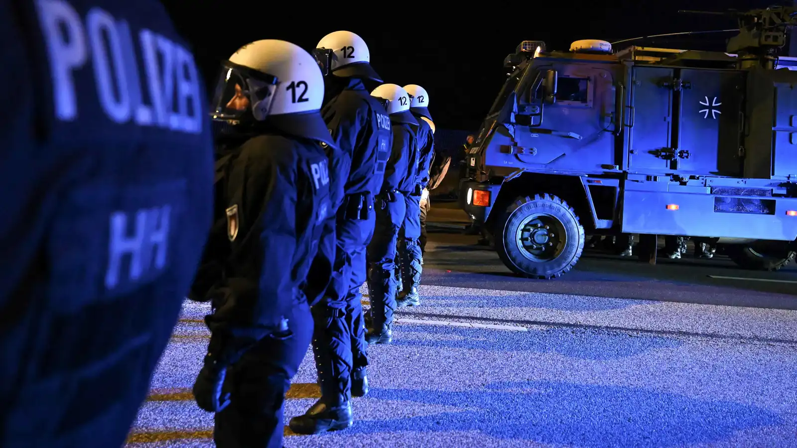 رجل يفجر منزل والديه في ميونيخ وينتحر