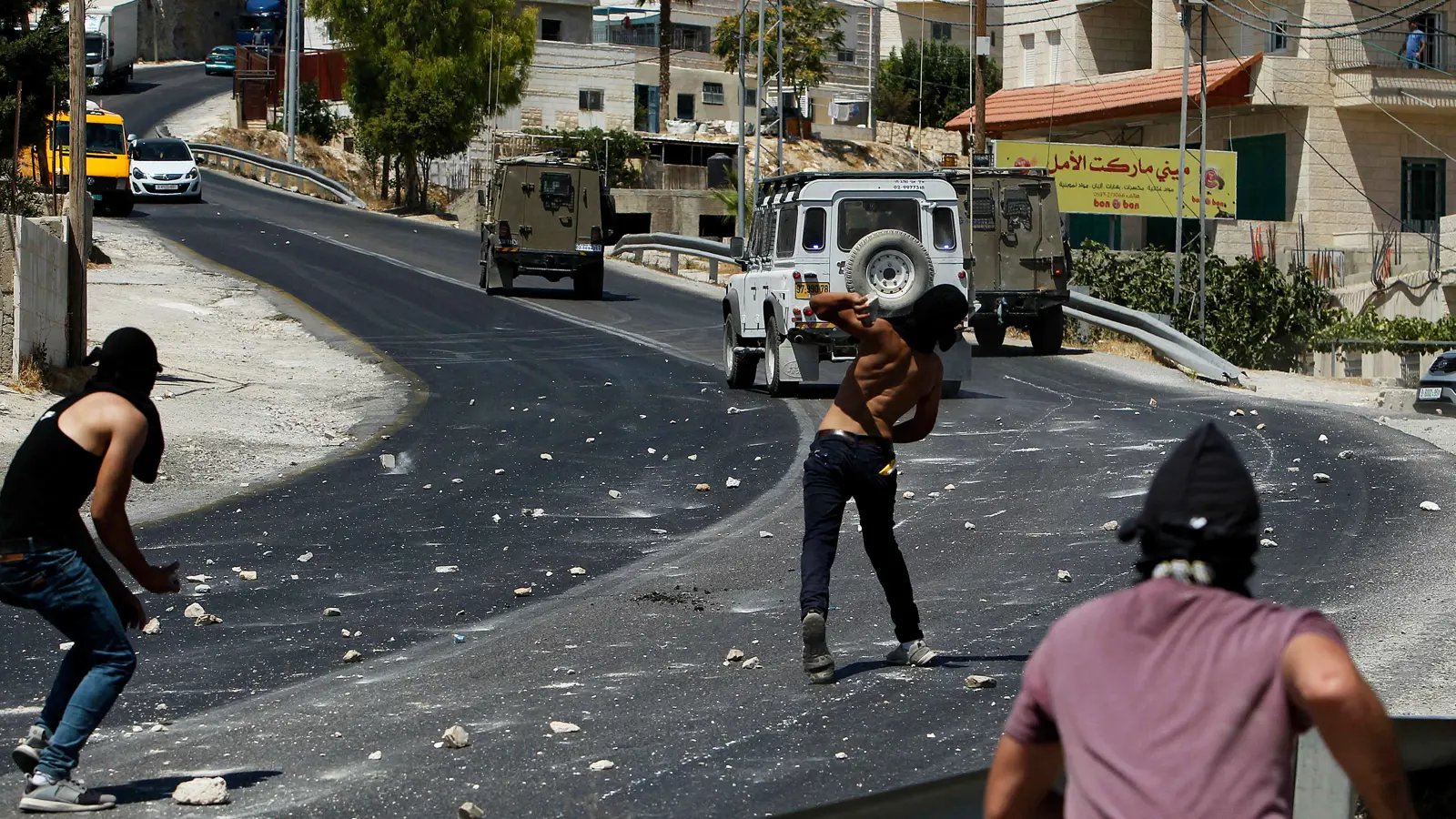 مقتل فلسطيني بزعم إطلاق النار على جنود إسرائيليين في الضفة