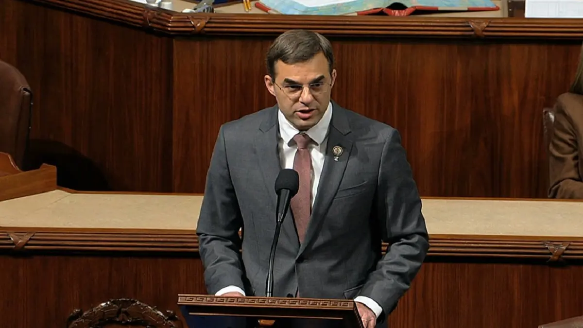 "كورونا" يجبر جاستن عماش على الانسحاب من سباق الرئاسة الأمريكية