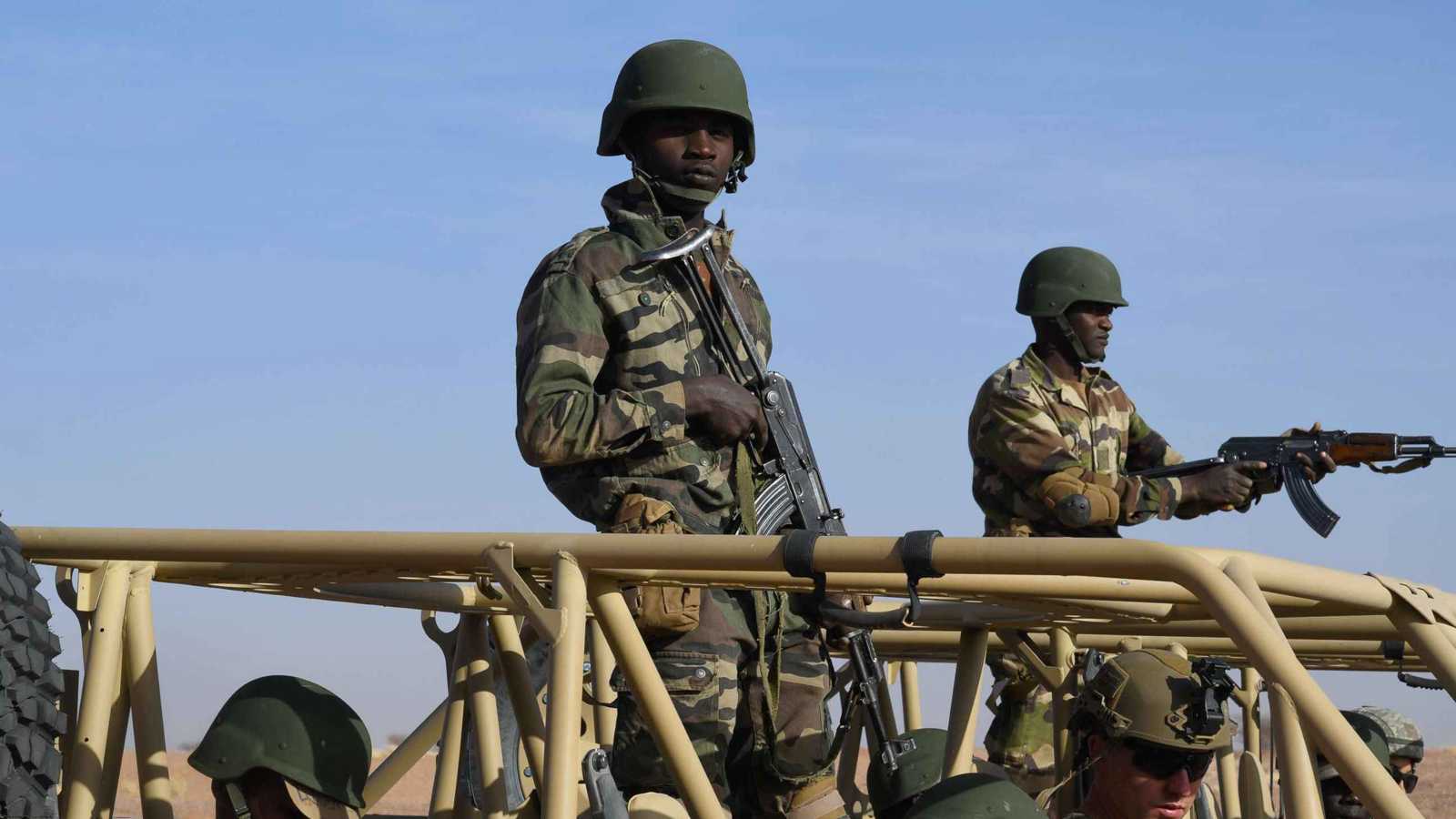 "الأناكوندا".. خطة "نصرة الإسلام" لبسط قبضتها على مالي دون قتال