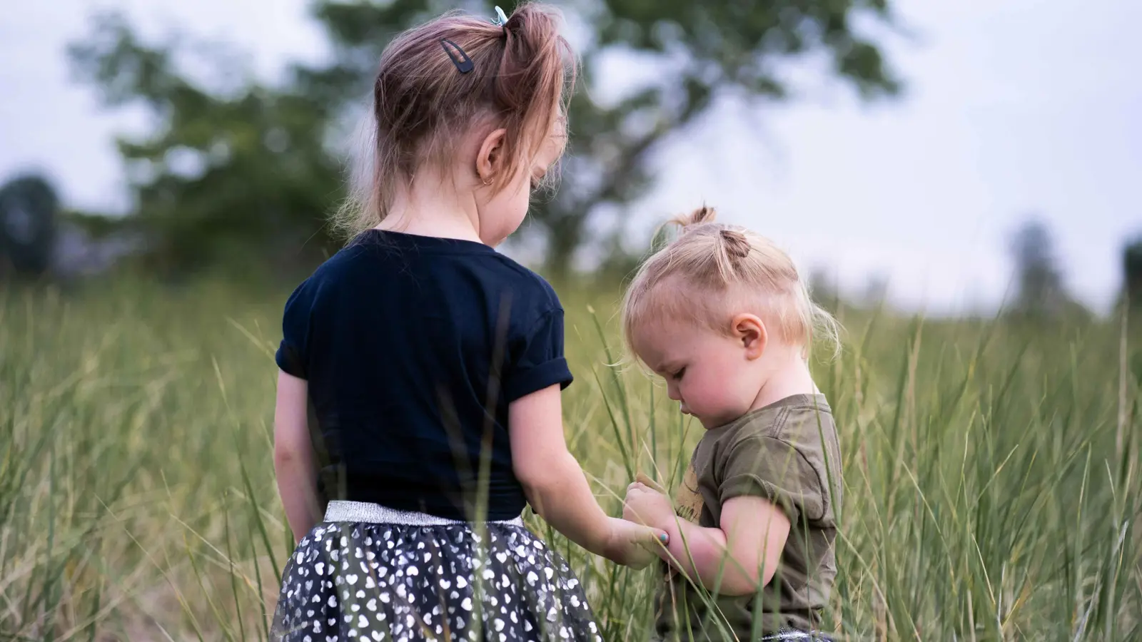 كيف تؤثر المسؤوليات الزائدة على الصحة النفسية للبنات البكر؟