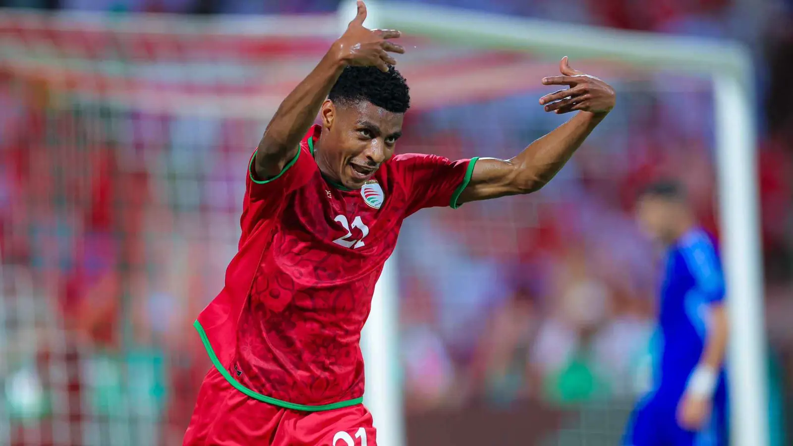 العماني عبد الرحمن المشيفري يحترف في أوروبا