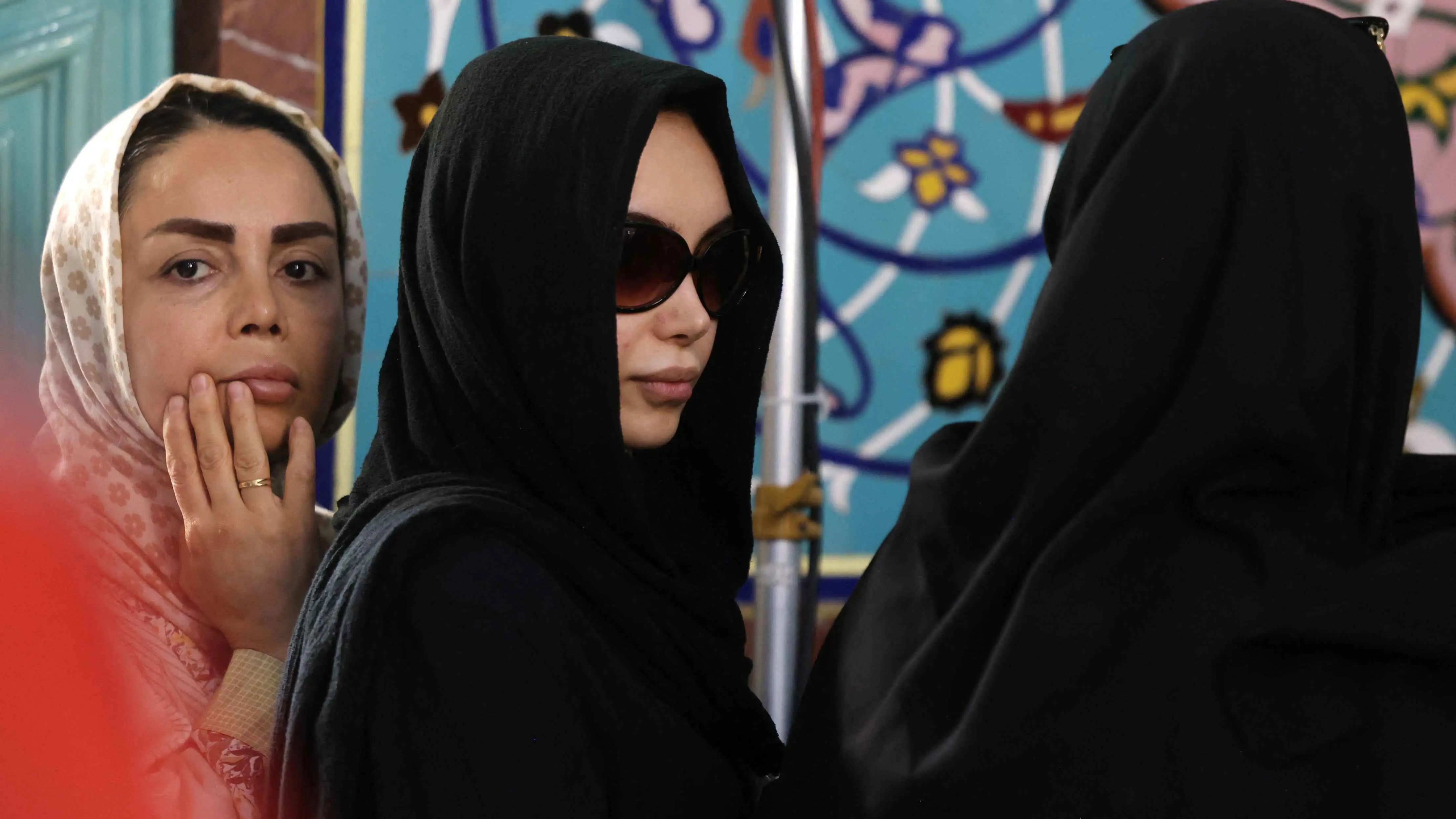 لرفض الموظفات الحجاب.. إغلاق مكتب للطيران التركي في طهران