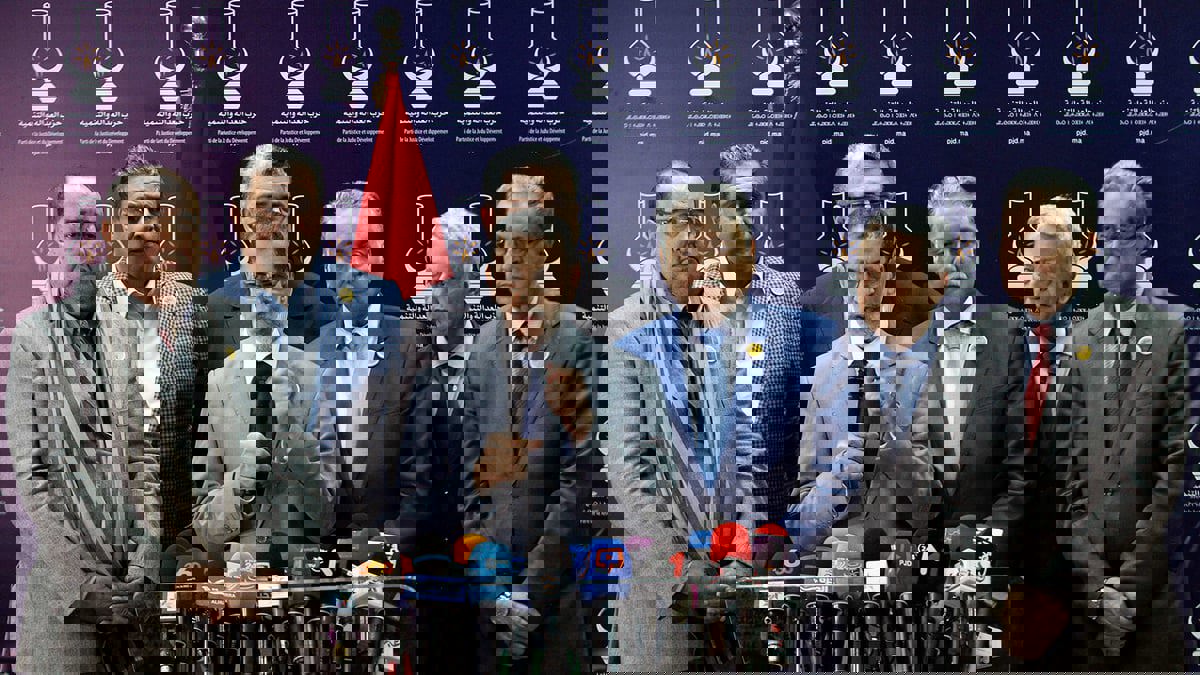 بعد صعود نجم أخنوش.. هل ستطفئ صناديق الاقتراع "مصباح" حزب العدالة والتنمية المغربي؟