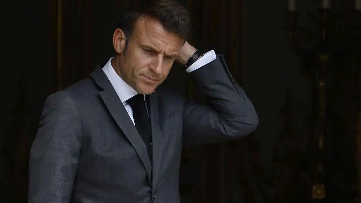 أزمة المهاجرين الجزائريين.. ماكرون يسعى للتهدئة وريتايو يشعل المواجهة