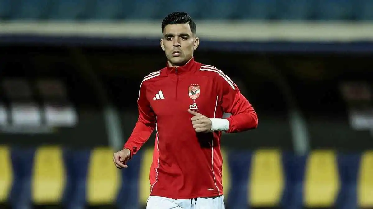 تصرف مفاجئ يشعل الجدل حول مستقبل أشرف بن شرقي مع الأهلي (صورة)