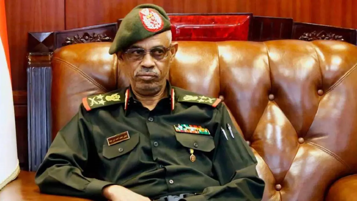 بيان الجيش السوداني رقم 1.. اعتقال البشير وإعلان الطوارئ وتعطيل الدستور والإعداد للانتخابات (فيديو)